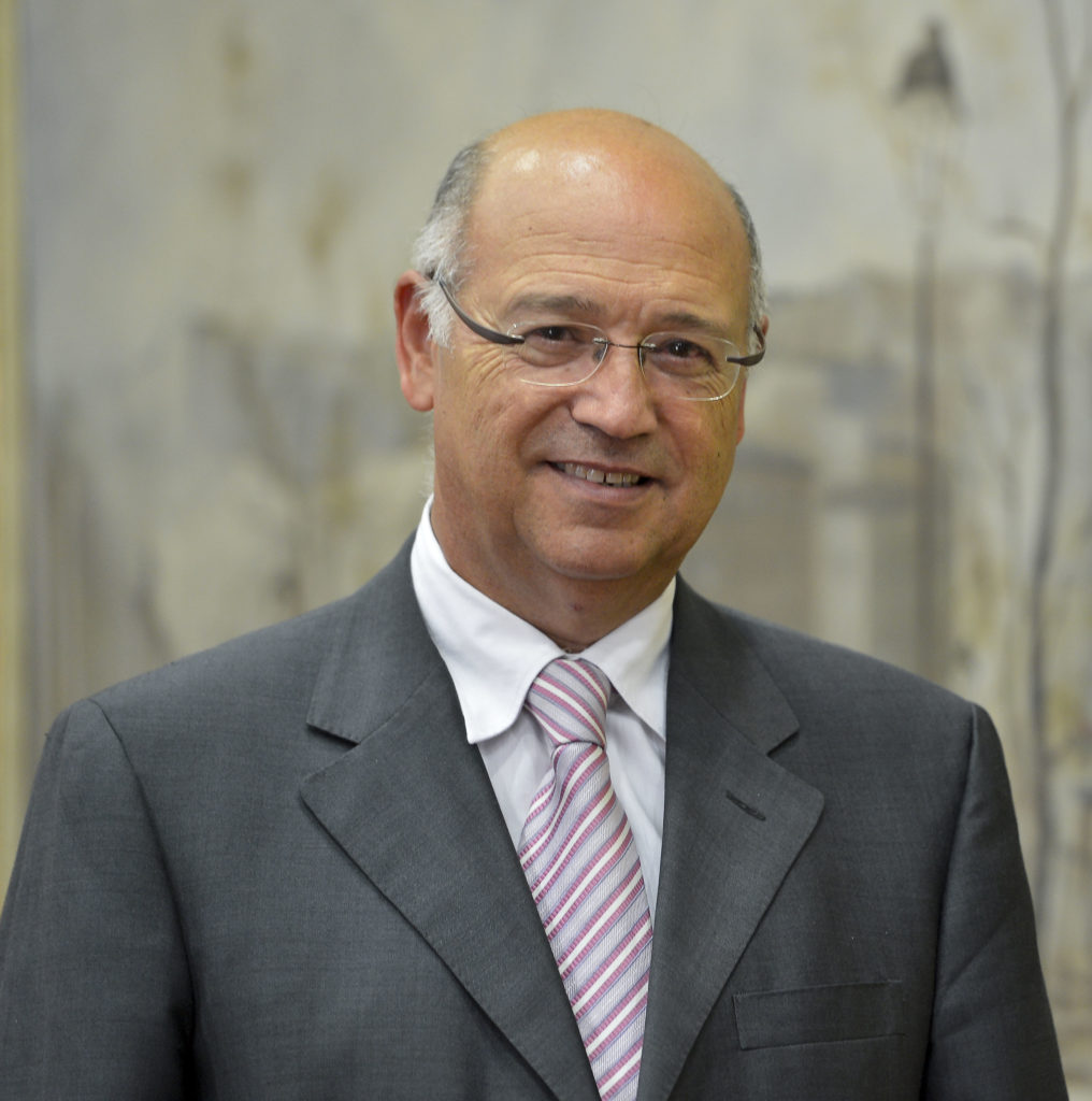 Dr. Ángel Gil Hernández